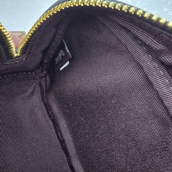 Coach Pouch Wristlet Black Smooth Leather With Cherry Print Zip Closure - Picture 5 of 16